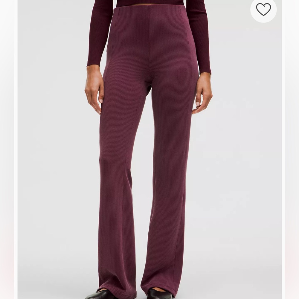 Ribbed Softstreme Flared Pant 
Regular
Garnet red